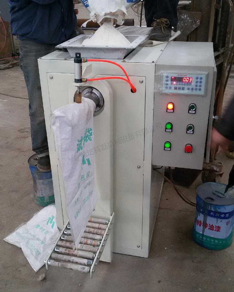 小螺杆(gan)式自動(dong)閥口袋(dai)包裝機(jī)省時省(sheng)力提高(gāo)效率 第(dì)1張