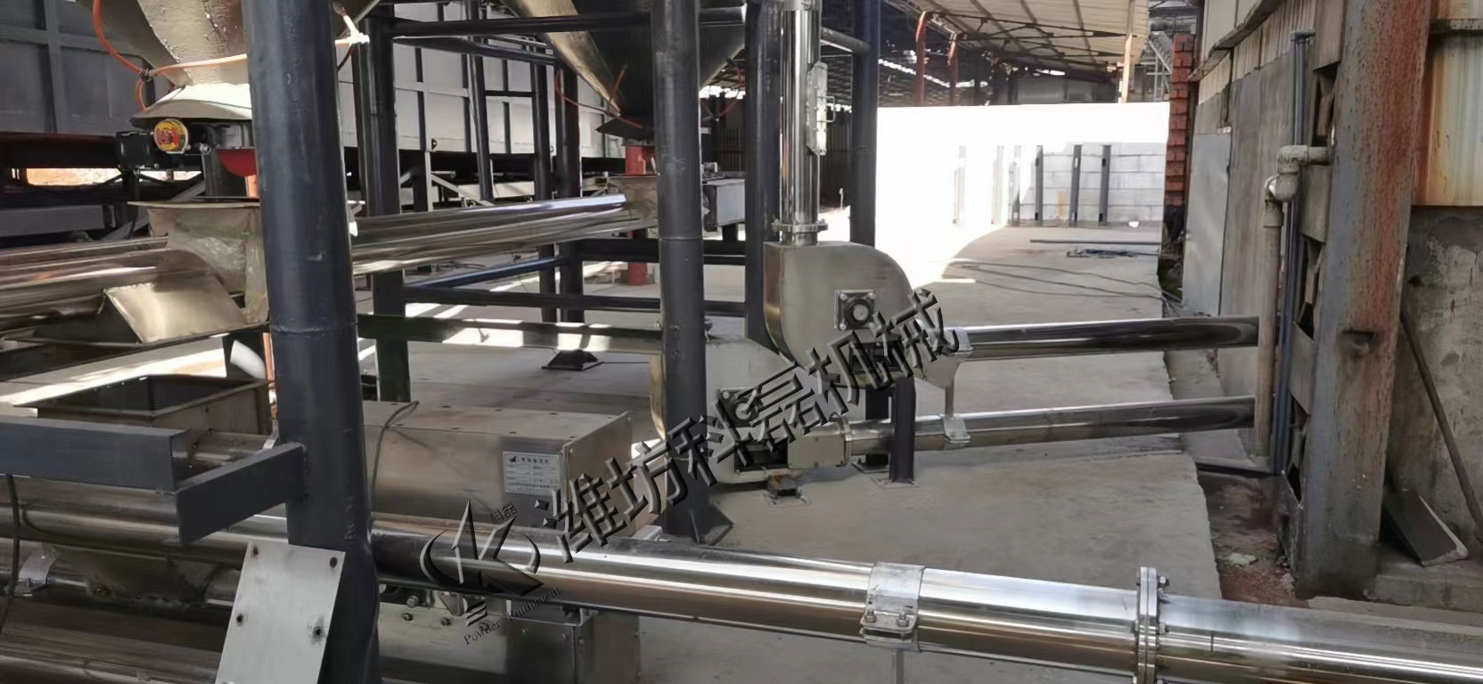 襄阳(yang)用裕橡胶(jiāo)制造有限(xian)公司管鏈(liàn)輸送設備(bèi) 管鏈輸送(sòng)機 輸送設(shè)備 第2張