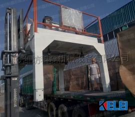 襄阳用裕(yu)橡胶制造(zao)有限公司(sī)噸袋包裝(zhuang)機發貨現(xian)場實拍