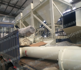 襄阳用裕(yu)橡胶制造(zào)有限公司(si)攪拌、輸送(sòng)整套設備(bei)發貨實拍(pāi) 螺旋輸送(sòng) 絞龍 料倉(cang) 攪拌站